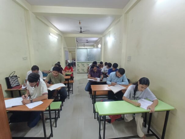 english-era-student-activity-heera-nagar-mr10-indore01